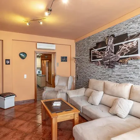 דירה Acogedor Apartamento Centro Ciudad, 1m Playa, Terraza פואנגירולה