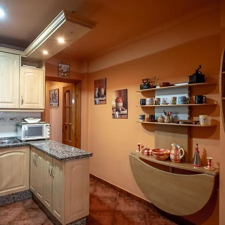 דירה Acogedor Apartamento Centro Ciudad, 1m Playa, Terraza פואנגירולה