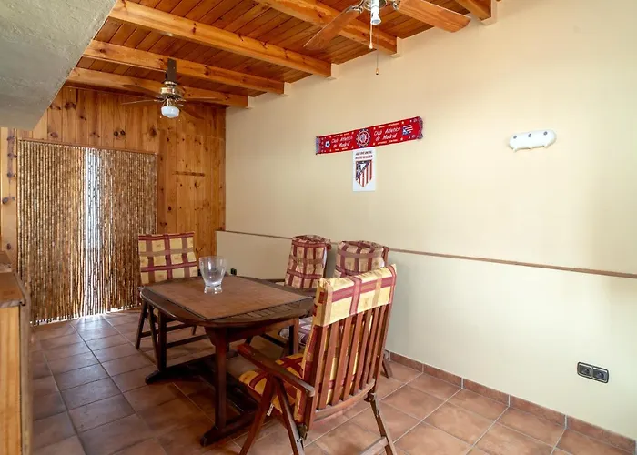 דירה Acogedor Apartamento Centro Ciudad, 1m Playa, Terraza פואנגירולה